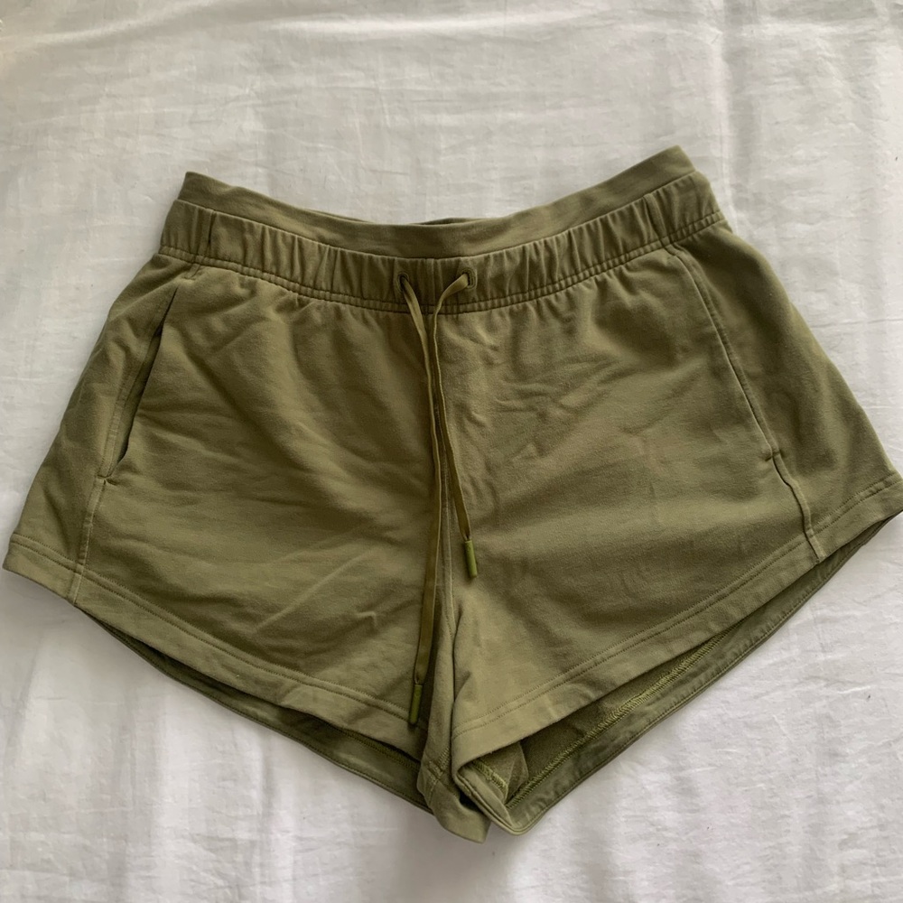 Lululemon Inner Glow High-Rise Short 3”